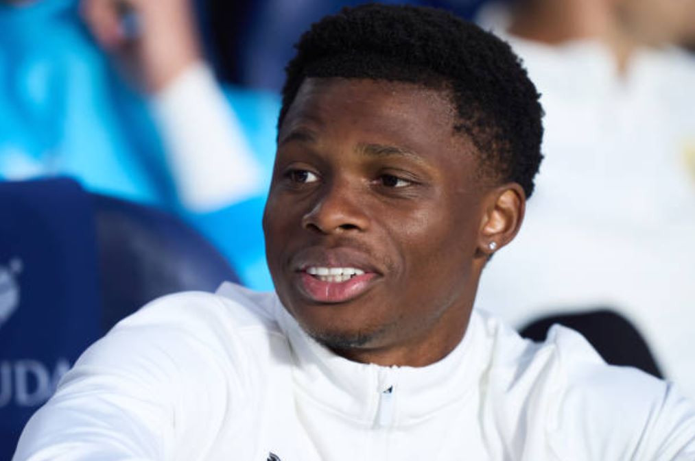 Ramazani chuẩn bị trở lại Anh chơi bóng.